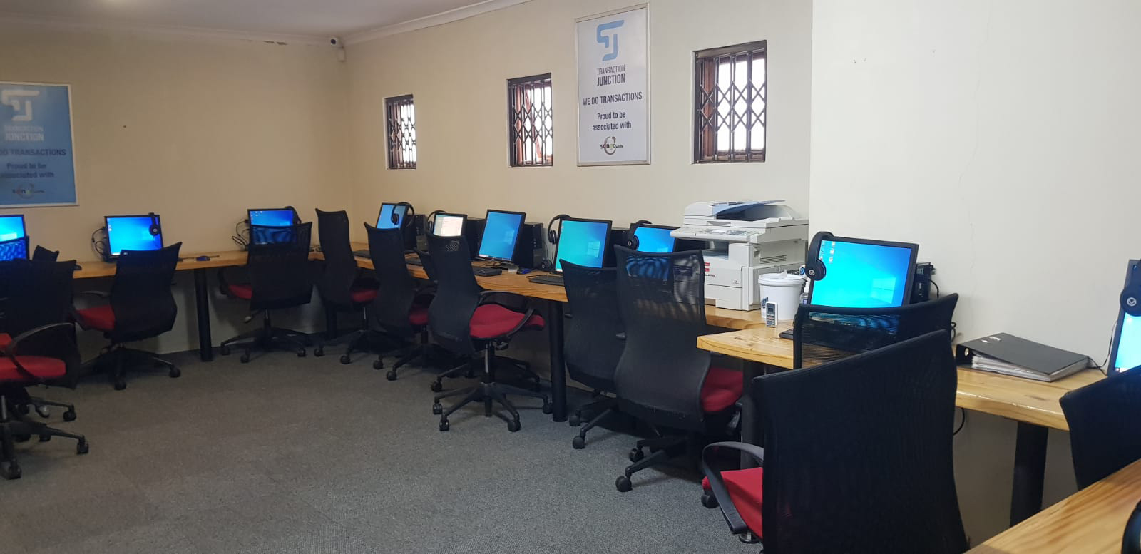 Transaction Junction sets up a new computer lab at Songo 5